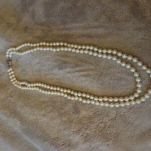 Elegant Cream Pearl Necklace